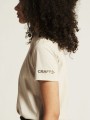 1915302-214000 Craft Community 2.0 Tee Woman closeup7.jpg